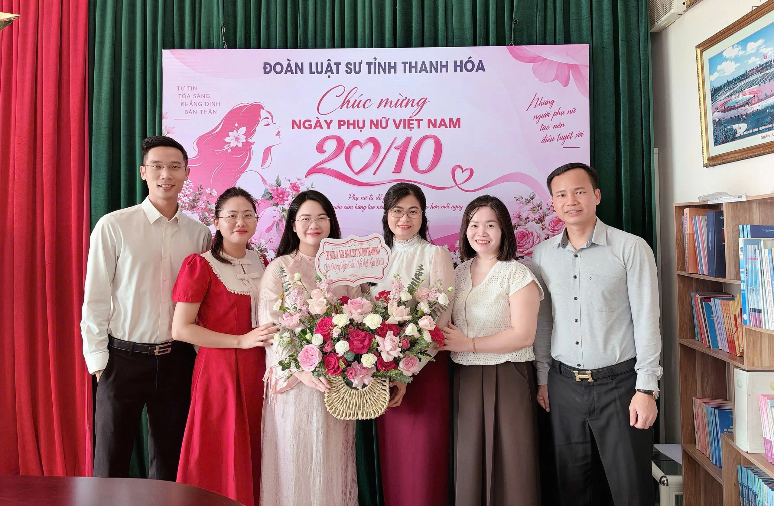CÂU LẠC BỘ NỮ LUẬT SƯ TỈNH THANH HÓA TỔ CHỨC TỌA ĐÀM, GẶP MẶT NHÂN KỶ NIỆM NGÀY PHỤ NỮ VIỆT NAM 20/10